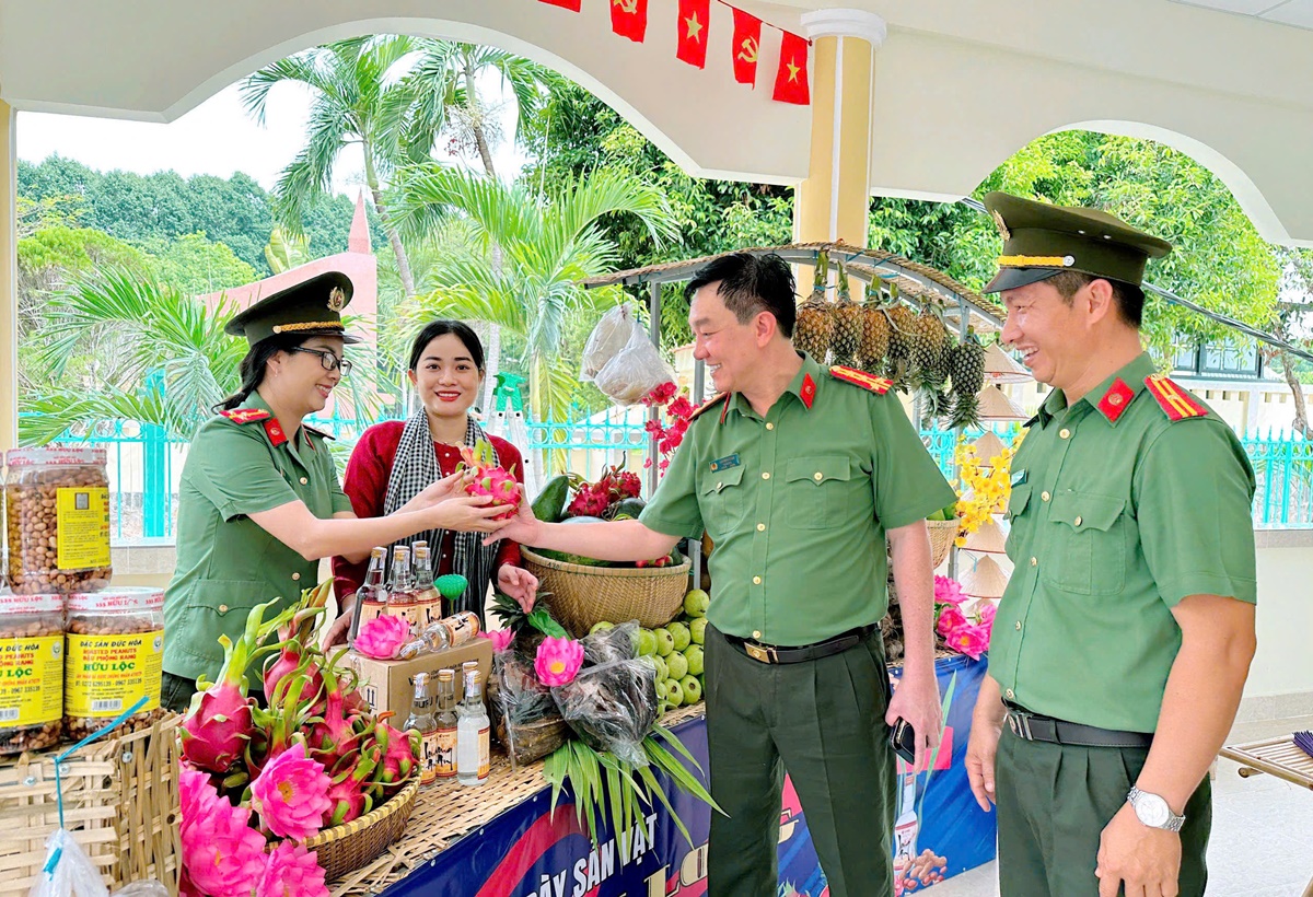 Tuổi trẻ tỉnh Long An đạt giải A tại Hội trại “Tuổi trẻ Vì an ninh Tổ quốc” khu vực phía Nam năm 2025