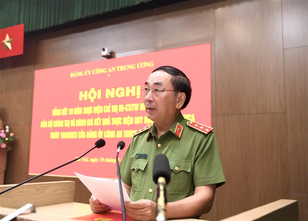 Gắn kết chặt chẽ việc học tập, làm theo Bác với xây dựng lực lượng CAND thật sự trong sạch, vững mạnh, chính quy, tinh nhuệ, hiện đại