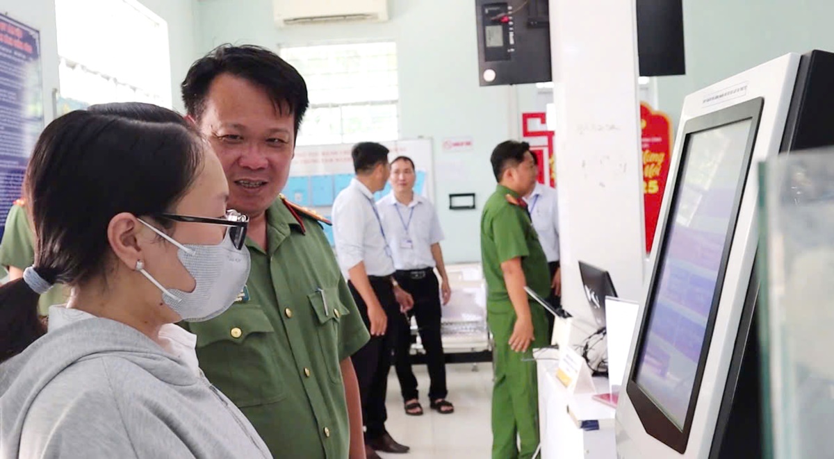 Khảo sát, đánh giá tiến độ công tác giải quyết thủ tục hành chính tại xã Bến Lức