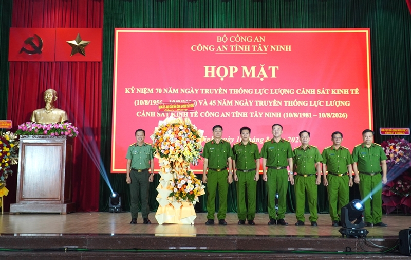Công an tỉnh Tây Ninh họp mặt kỷ niệm 70 năm Ngày truyền thống lực lượng Cảnh sát kinh tế và 45 năm ngày truyền thống lực lượng Cảnh sát kinh tế Công an tỉnh Tây Ninh